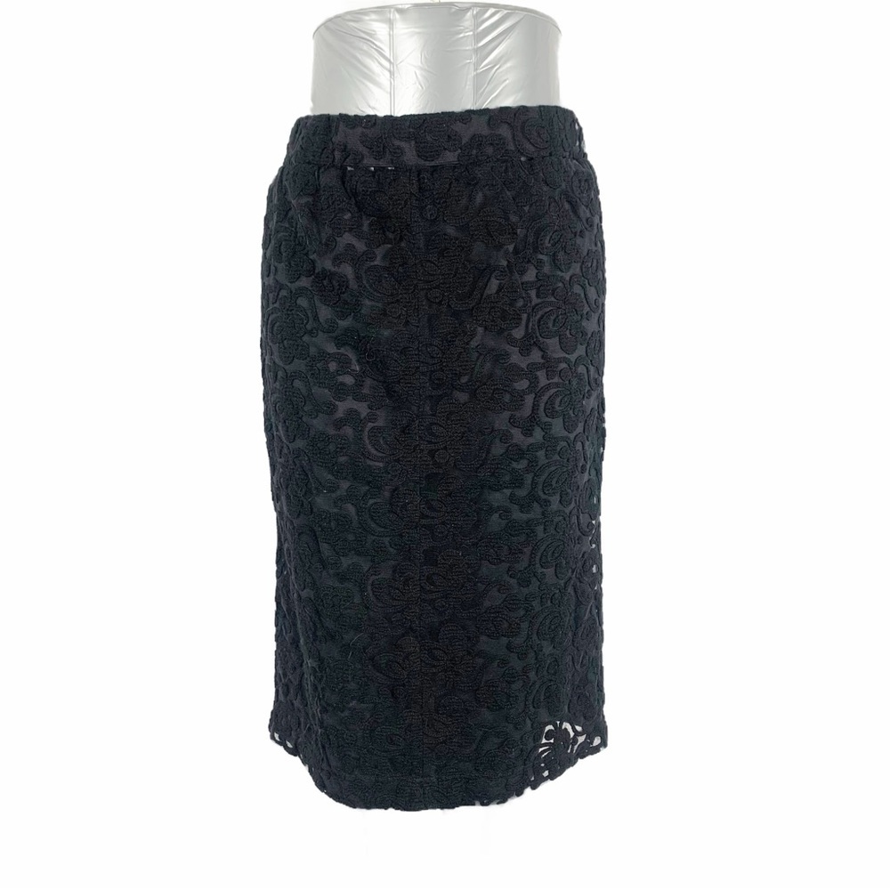 🖤 Black Textured Lace Pencil Skirt (M) | Elegant Evening & Workwear Essential